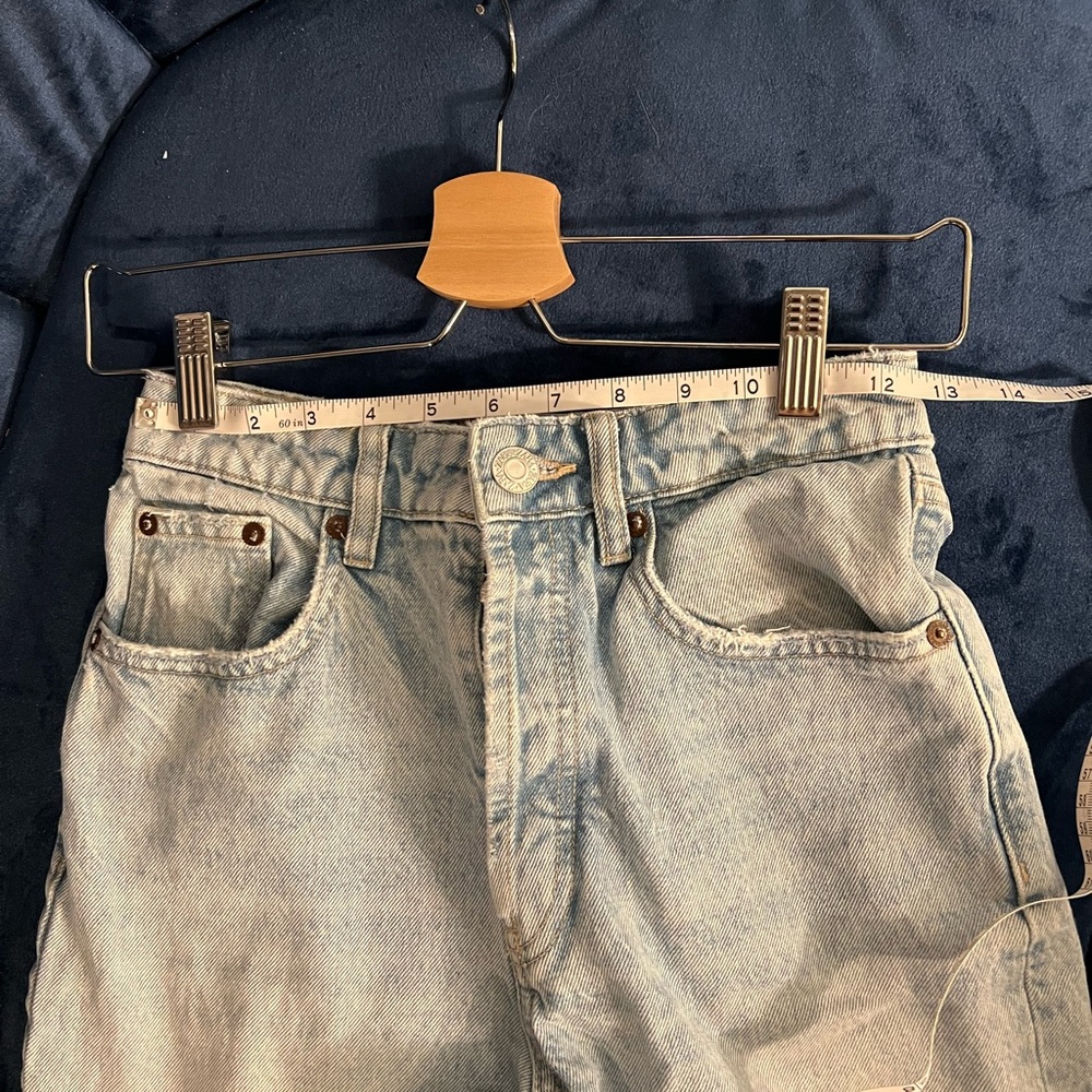 Zara denim STRAIGHT LEG AND UNFINISHED HEM jeans size 25 used - Picture 4 of 5